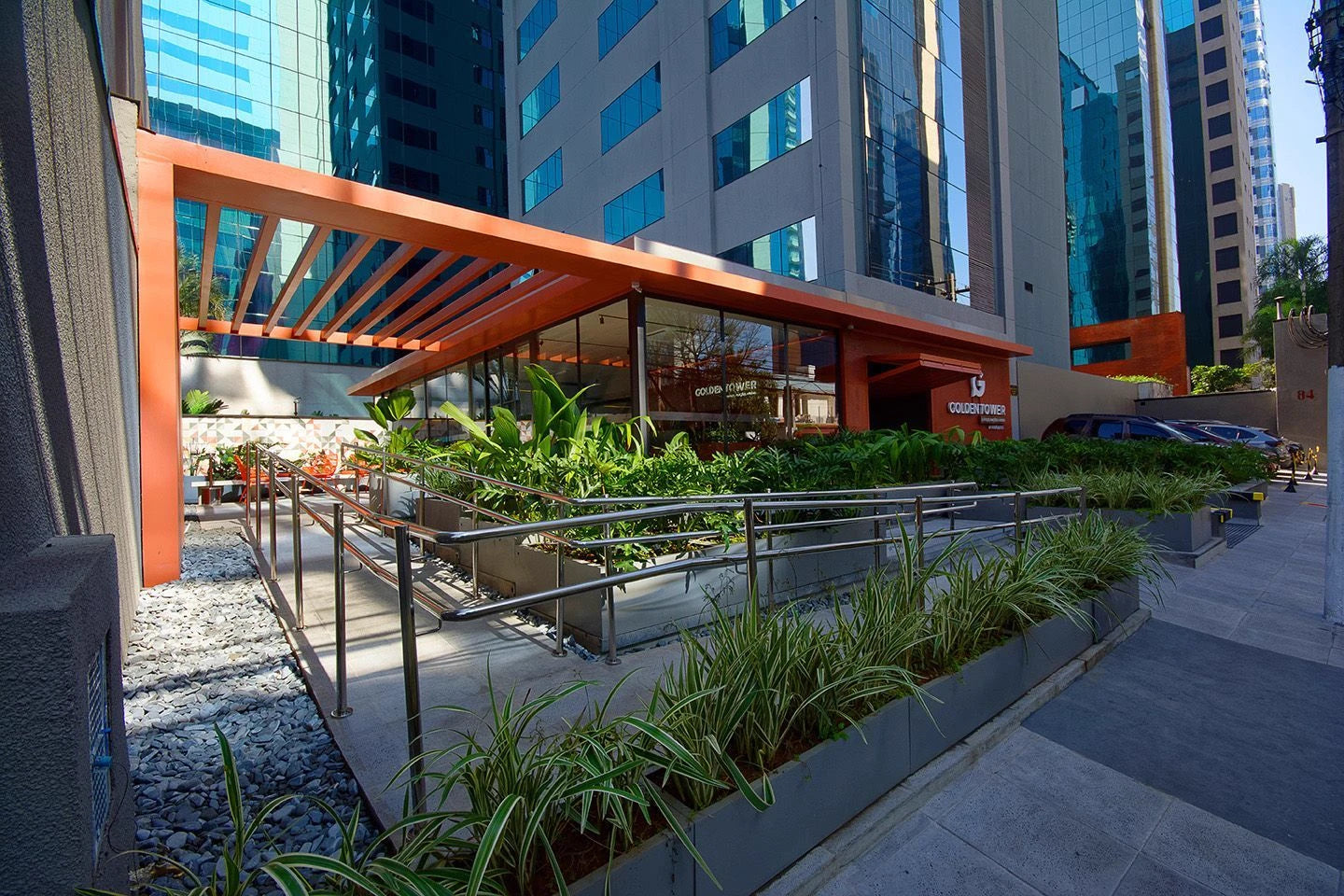 Hotel Golden Tower Express Nações Unidas ou similar (2 noites de 31/10 a 02/11)